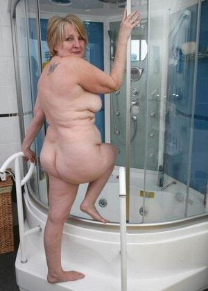 nude old granny